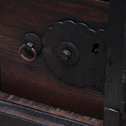 Funa-dansu (Ship's Chest)