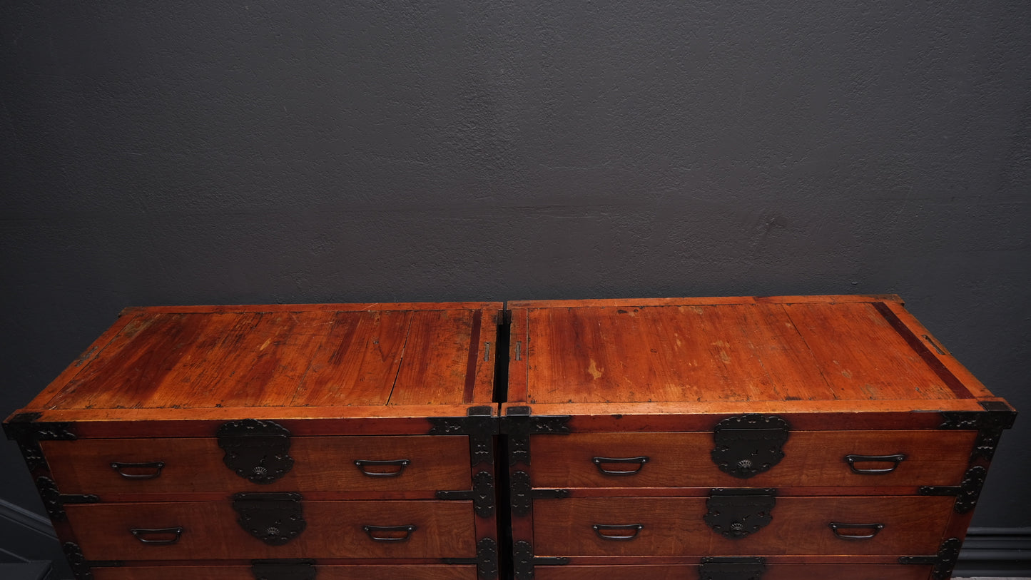 Exceptional Pair of Isho Tansu