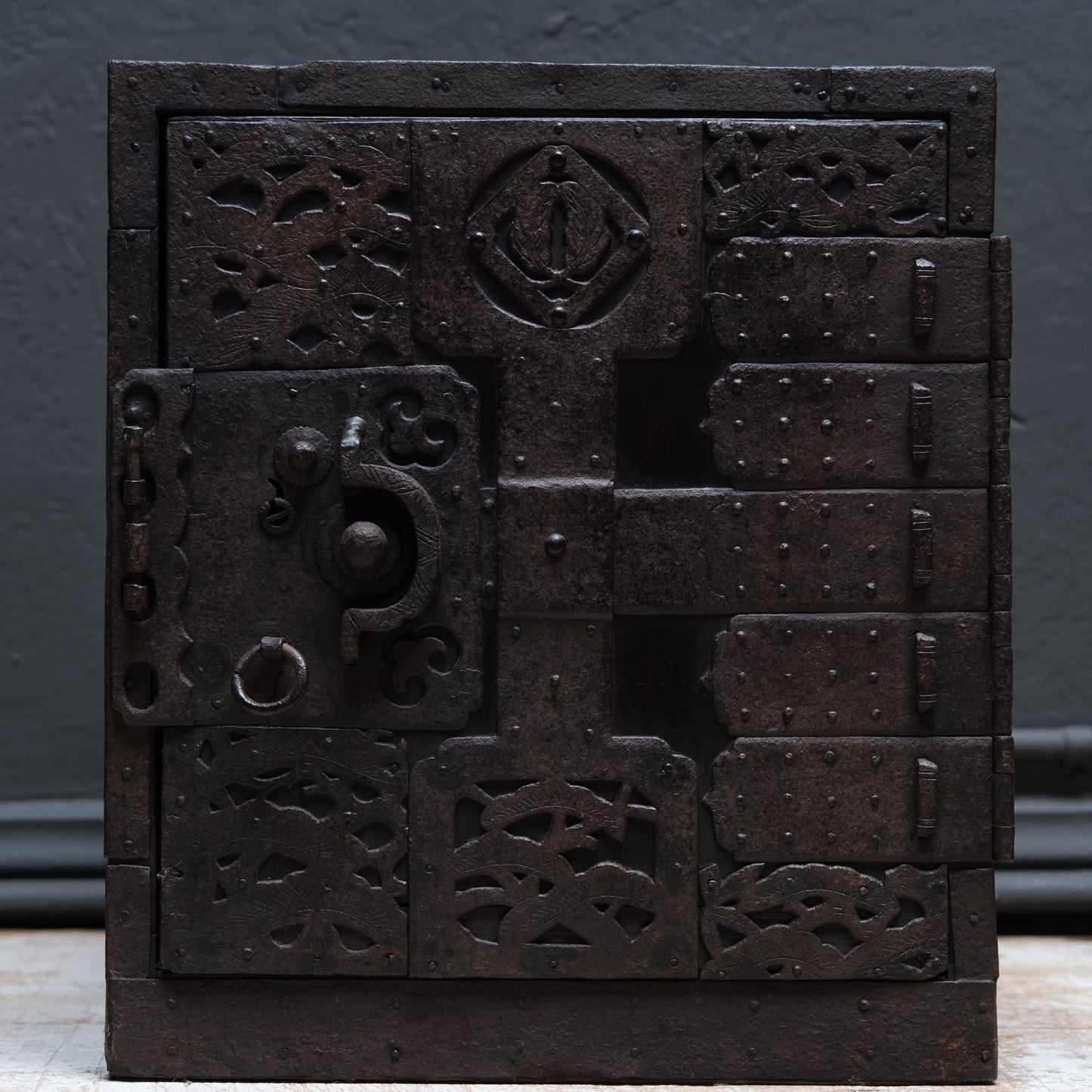 Funa-dansu (Ship's Chest)