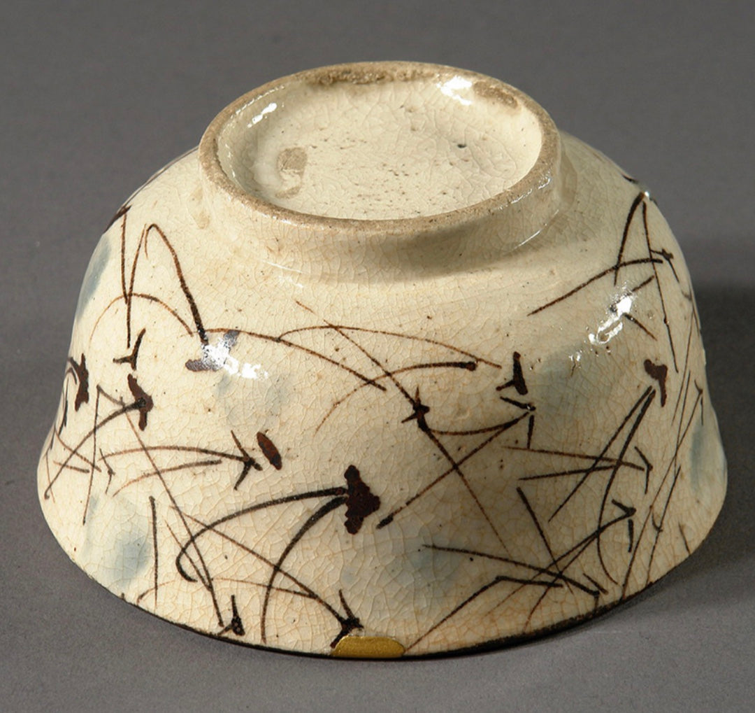 Kyo-yaki bowl with brushed susuki grass design and gold kintsugi repairs, view 10 of 10