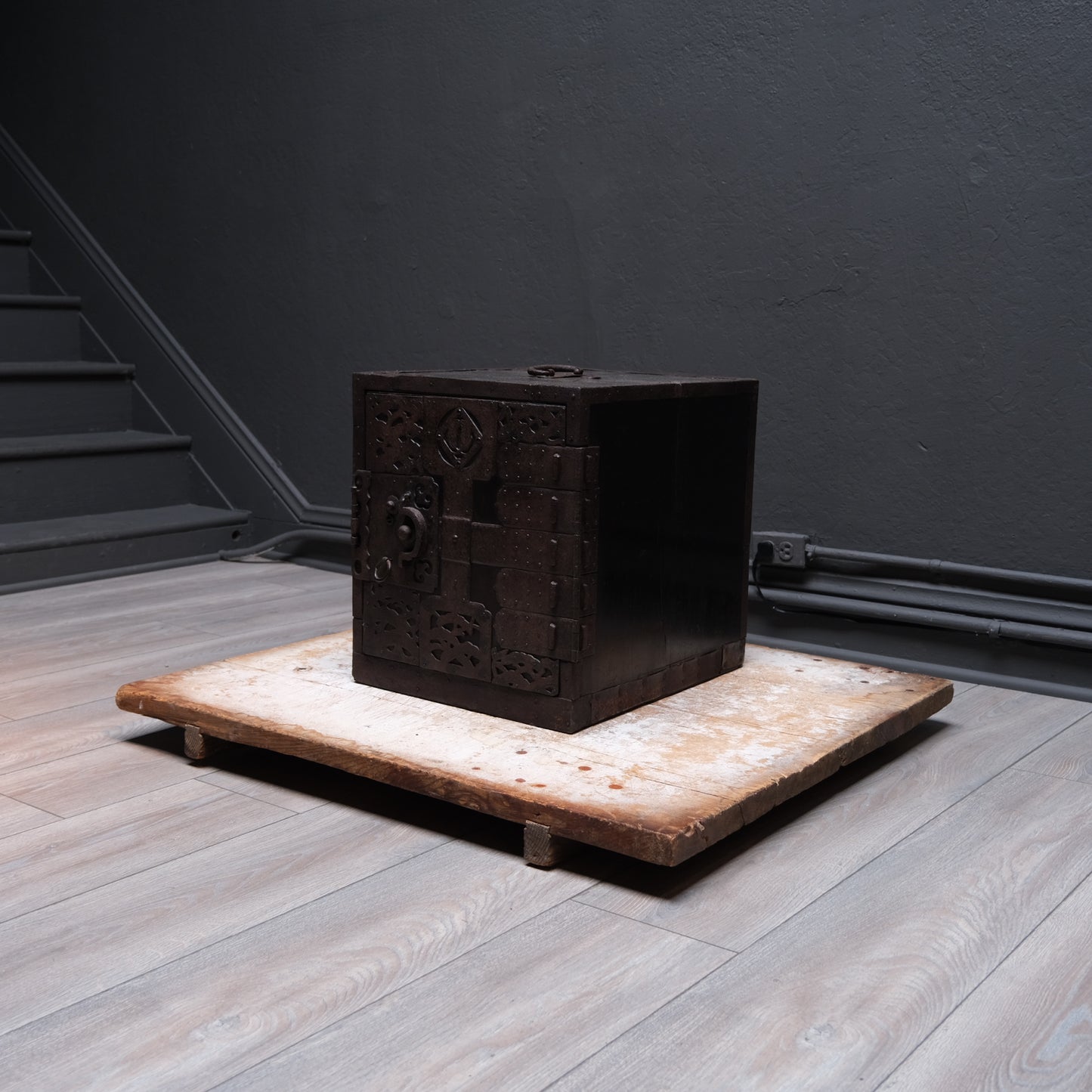 Funa-dansu (Ship's Chest)