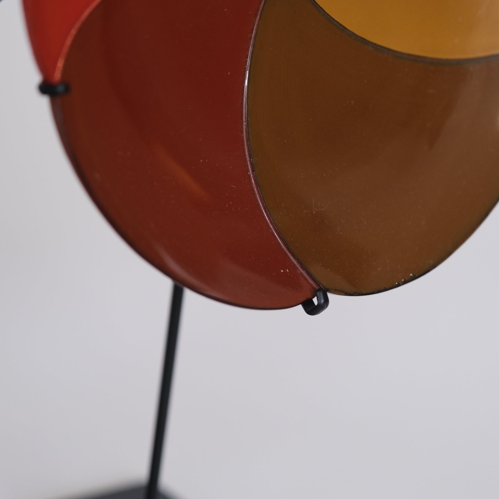 Individual lobed lacquer tea ceremony plate showing five-color paintwork