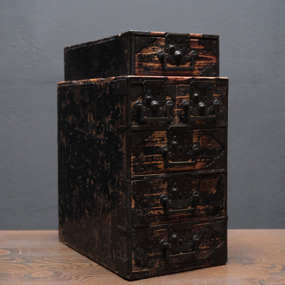Portable wooden peddler's chest with five drawers and cloud-shaped iron lock plates, view 7 of 10