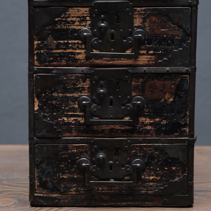 Portable wooden peddler's chest with five drawers and cloud-shaped iron lock plates, view 9 of 10