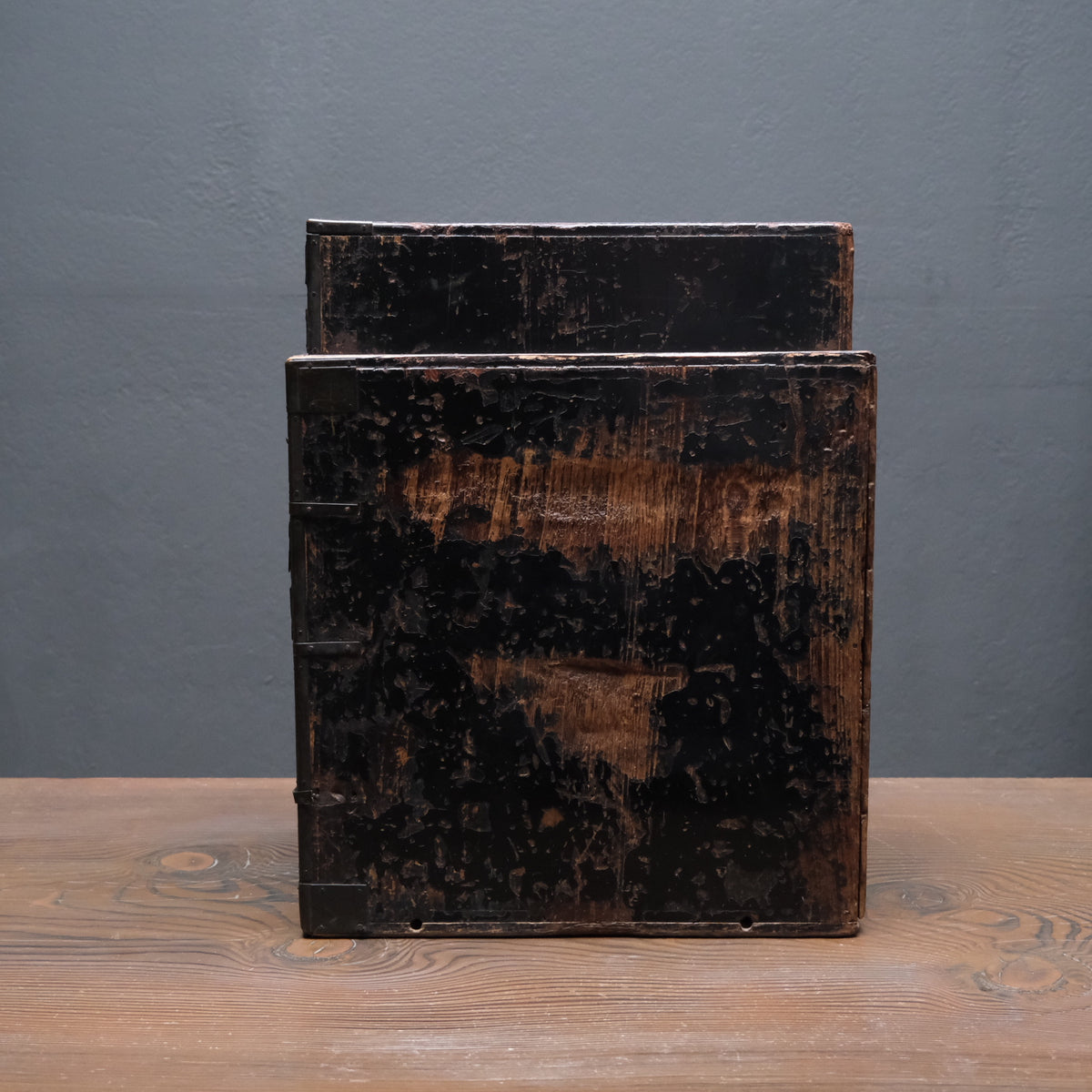 Portable wooden peddler's chest with five drawers and cloud-shaped iron lock plates, view 3 of 10
