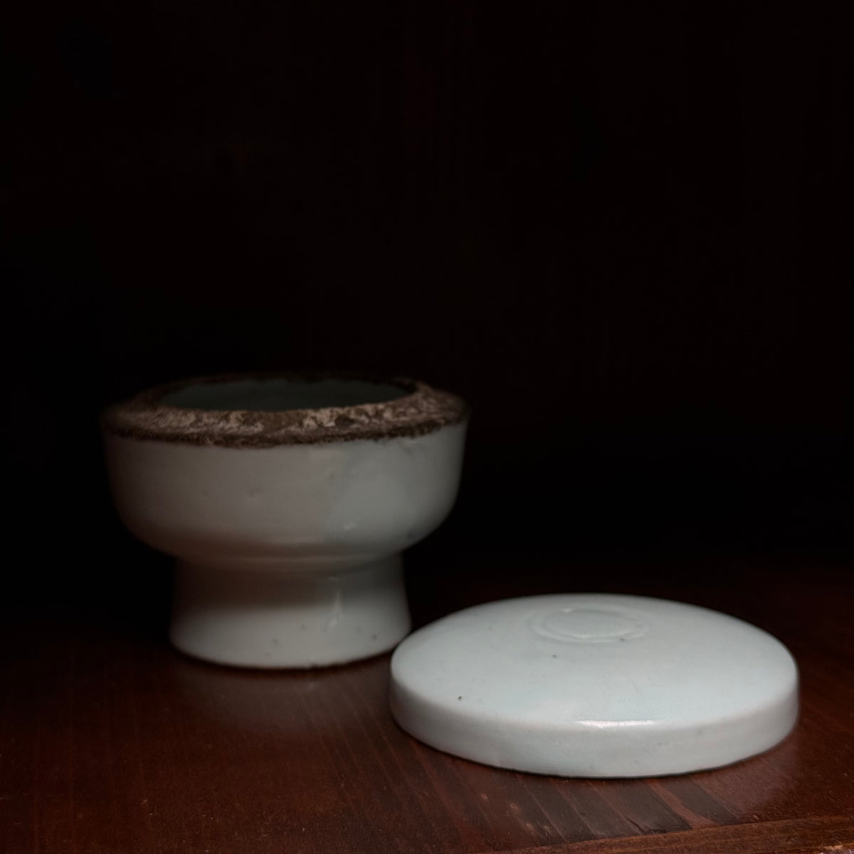 Joseon dynasty porcelain footed offering bowl (jesa vessel) with lid, view 6 of 11