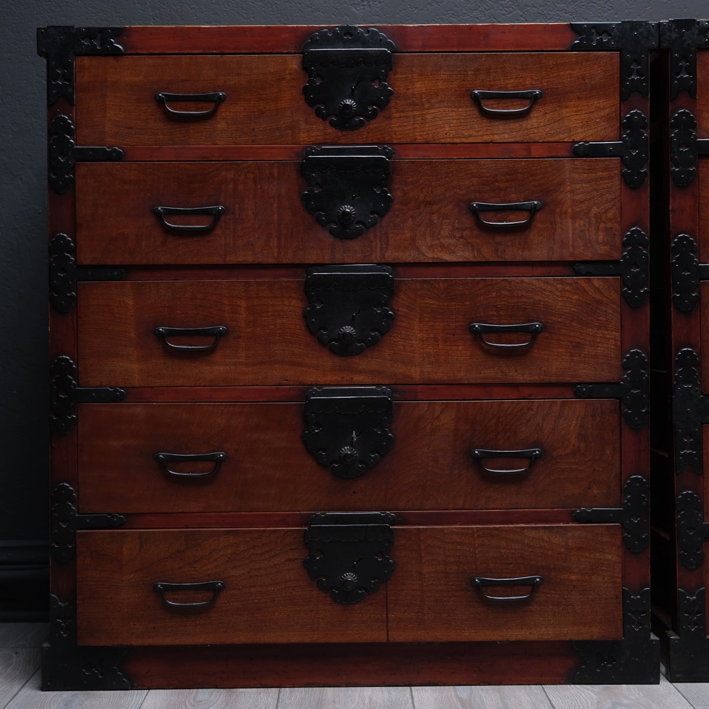 Exceptional Pair of Isho Tansu