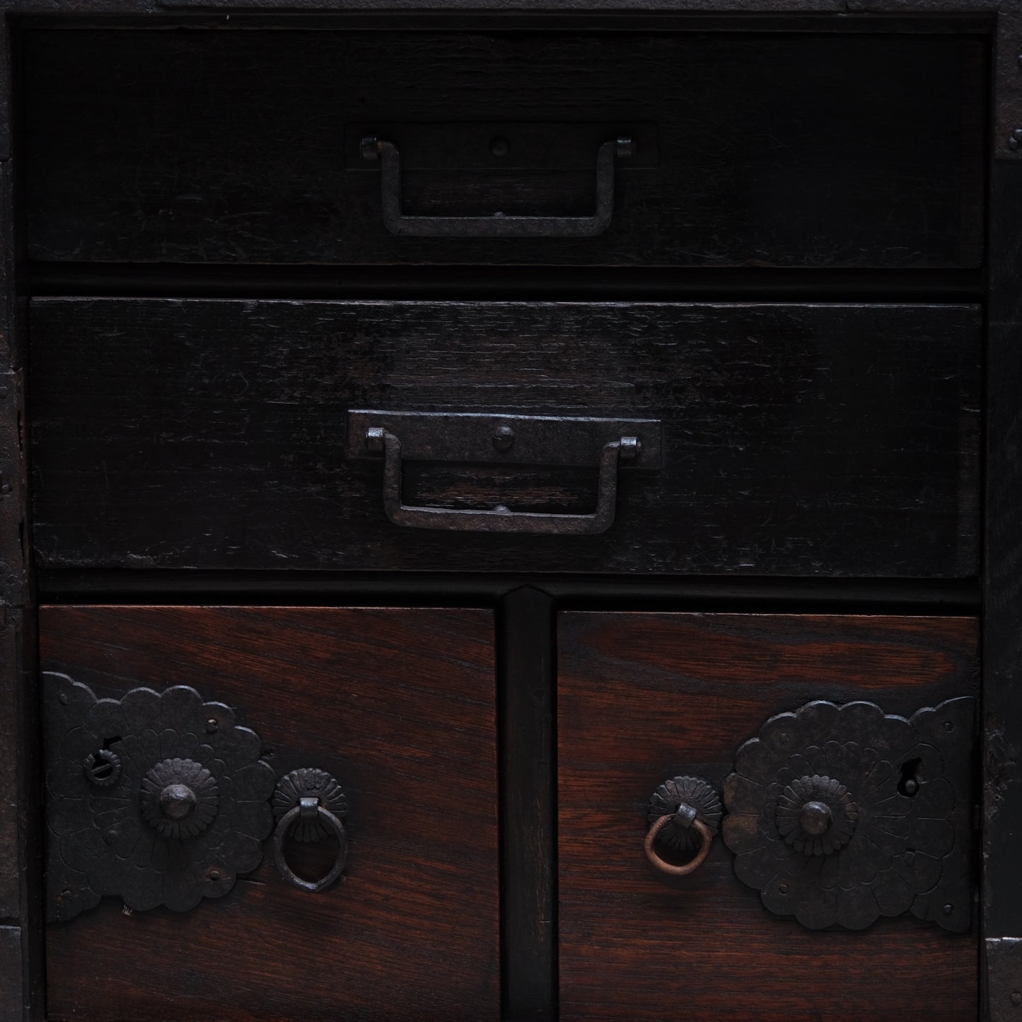 Funa-dansu (Ship's Chest)