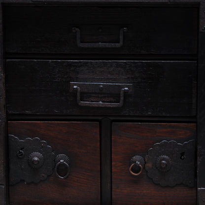 Funa-dansu (Ship's Chest)