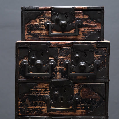Portable wooden peddler's chest with five drawers and cloud-shaped iron lock plates, view 8 of 10