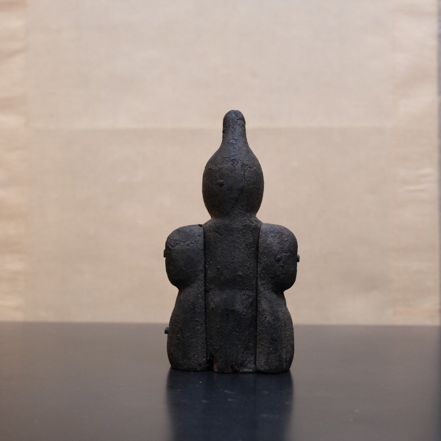 Reverse of Japanese shinzo Hachiman figure showing back detail, 6-inch height