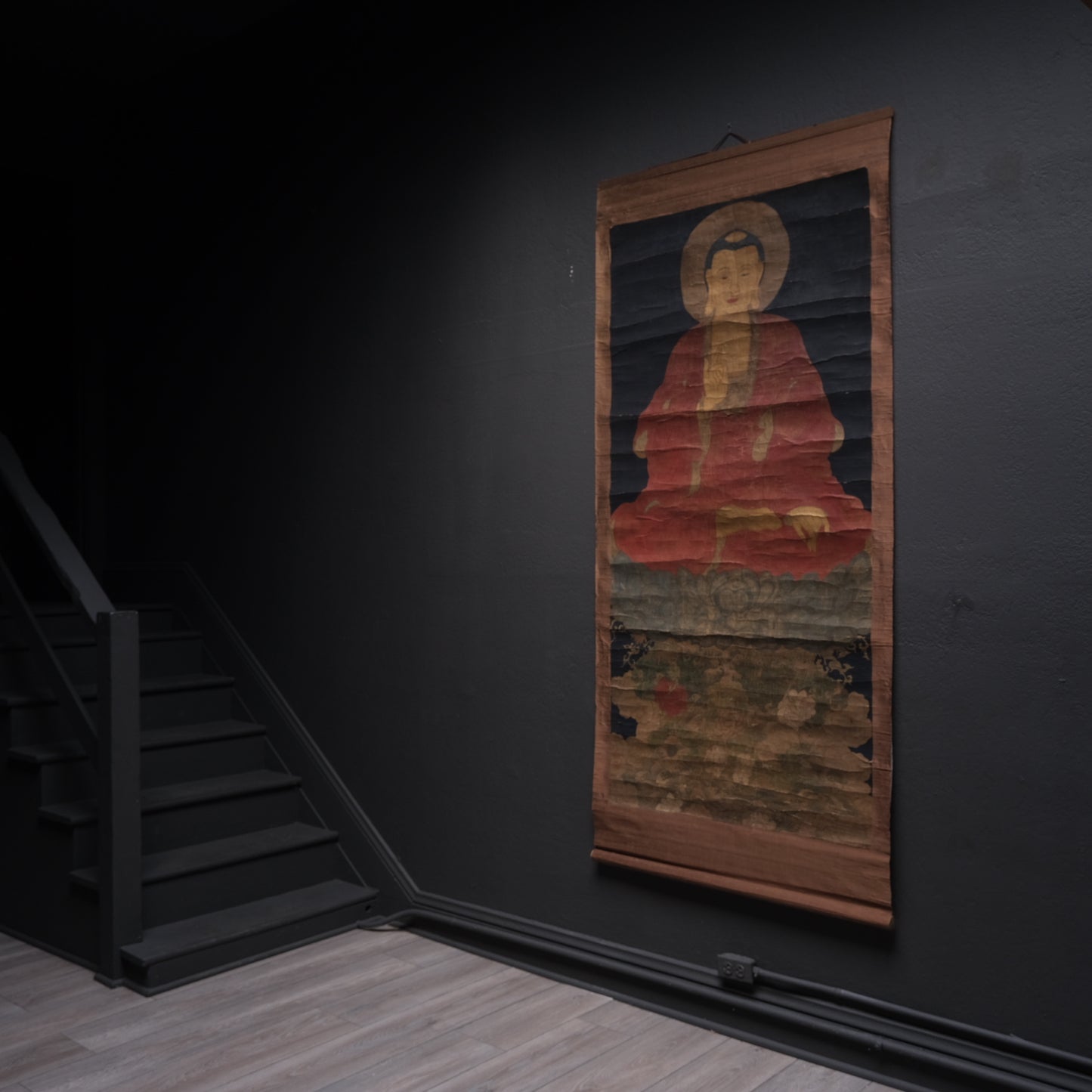 Japanese hanging scroll painting of Buddha, ink and mineral pigments on silk