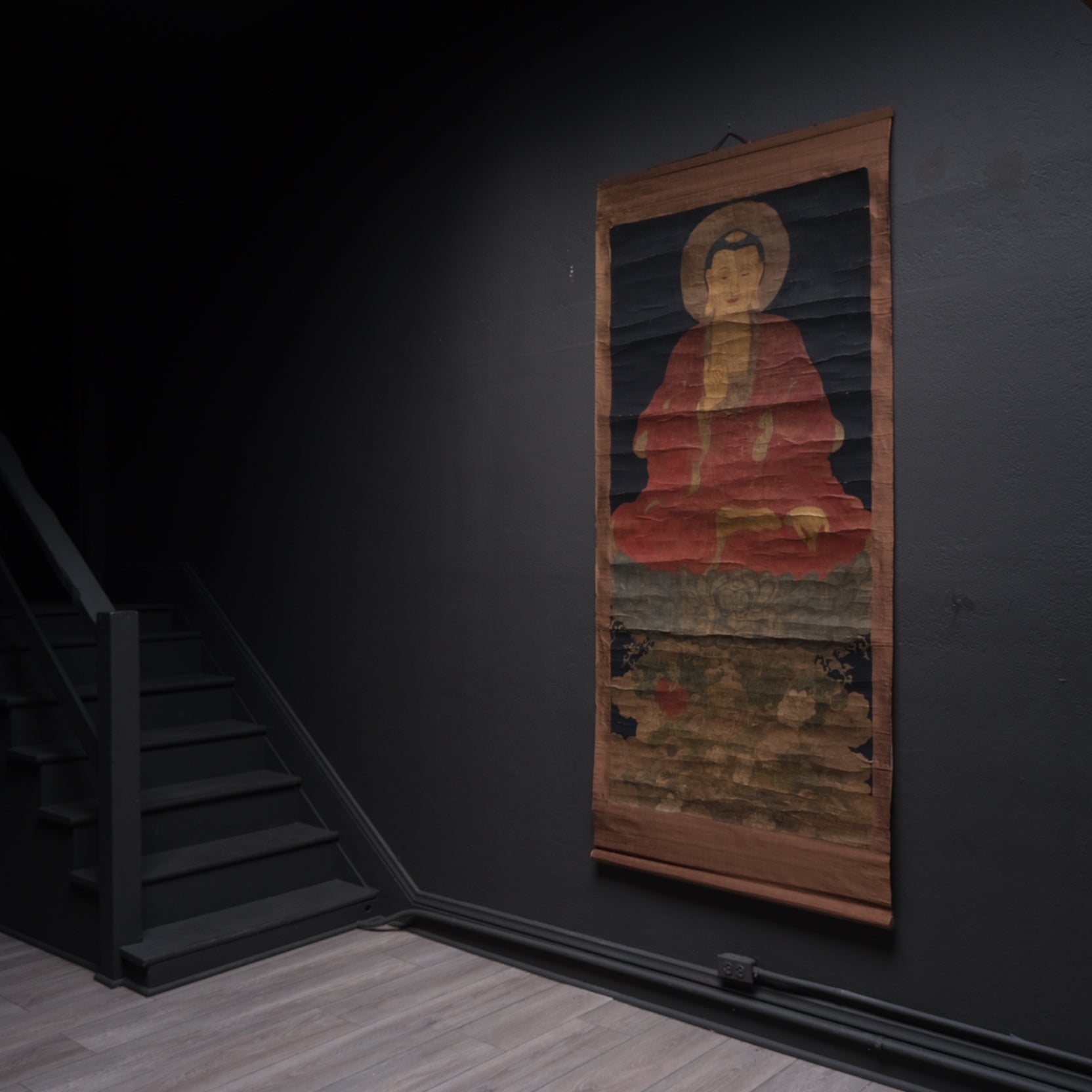 Japanese hanging scroll painting of Buddha, ink and mineral pigments on silk