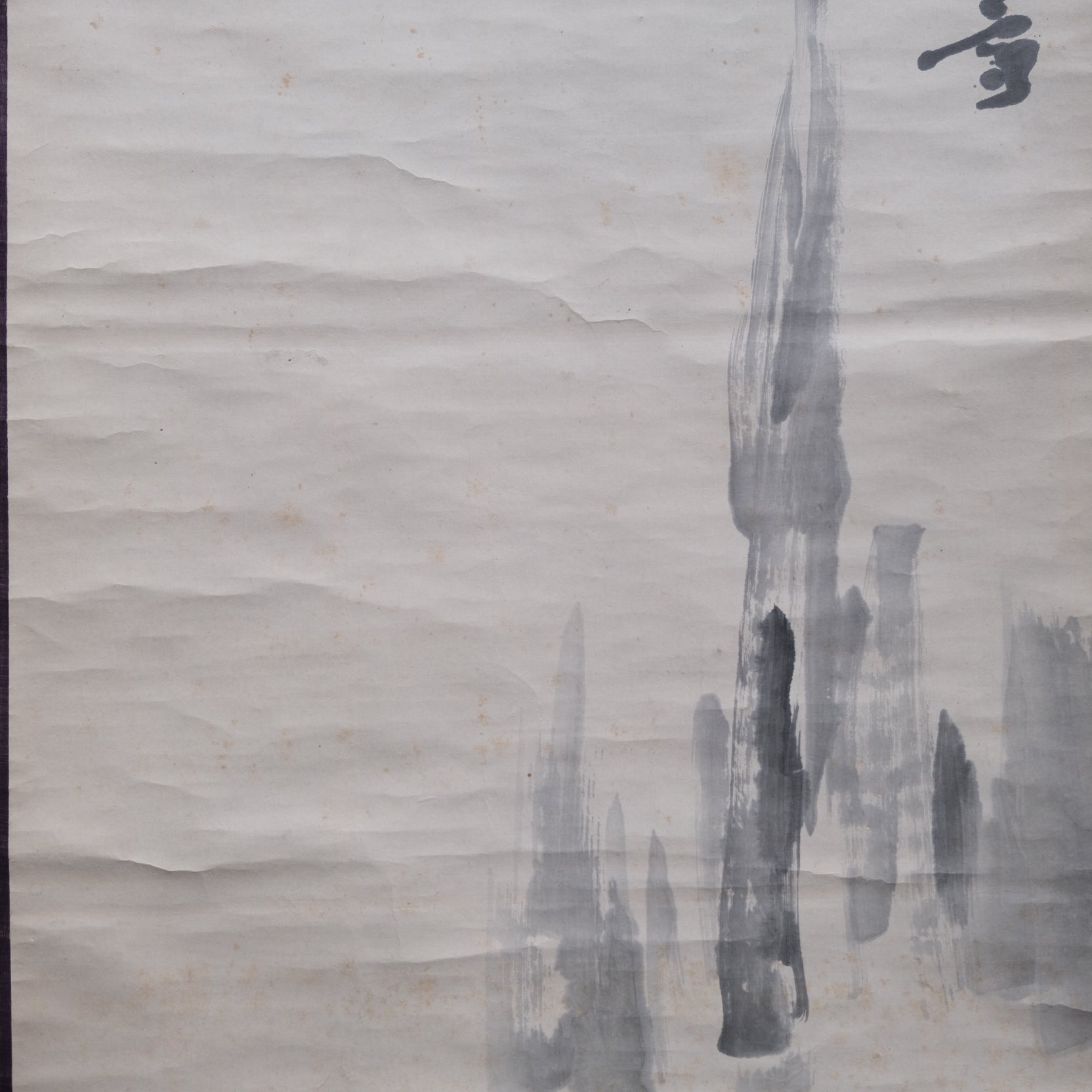 Scroll roller and hanging cord on Japanese kakejiku hanging scroll