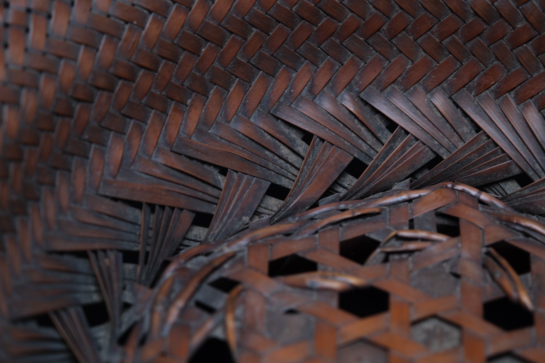 Rim construction on high-quality unsigned Japanese bamboo flat basket