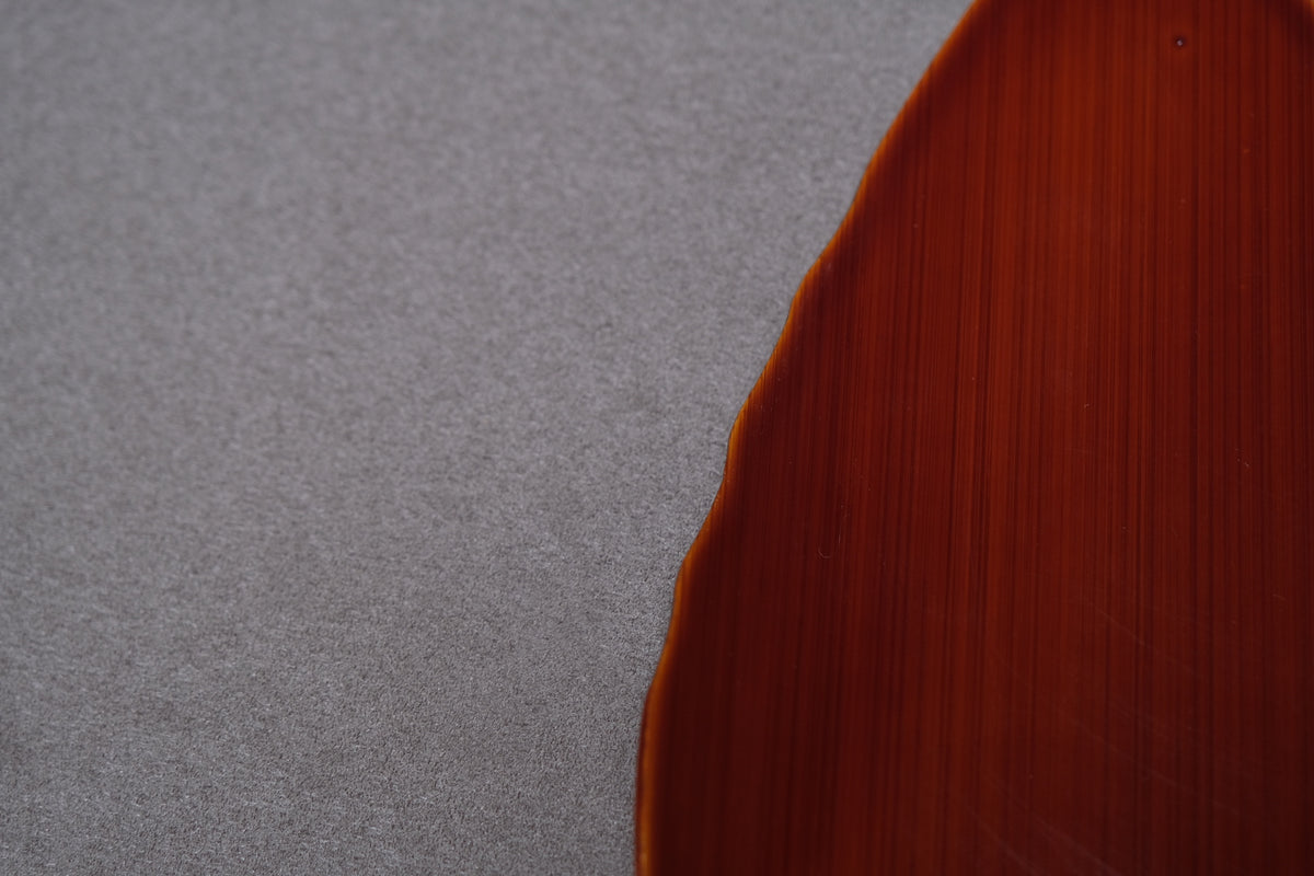 Set of five lacquered leaf-shaped plates with their original box, view 7 of 12