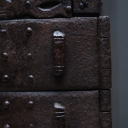 Funa-dansu (Ship's Chest)