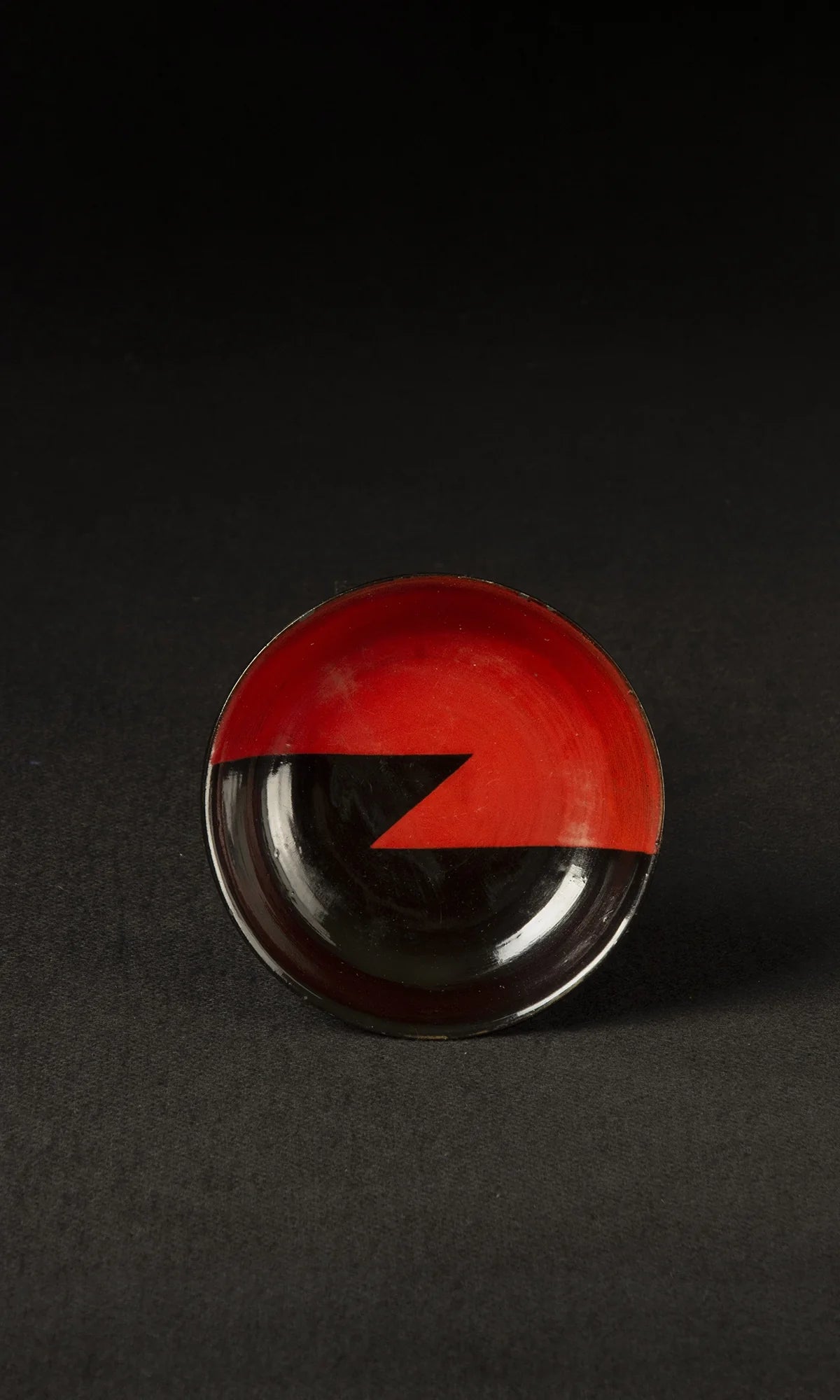 Alternate angle of Japanese lacquer plates with lightning pattern, 4-inch diameter